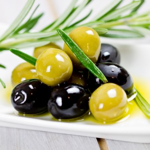 griechische Oliven serviert im Restaurant Sirtaki Nürnberg